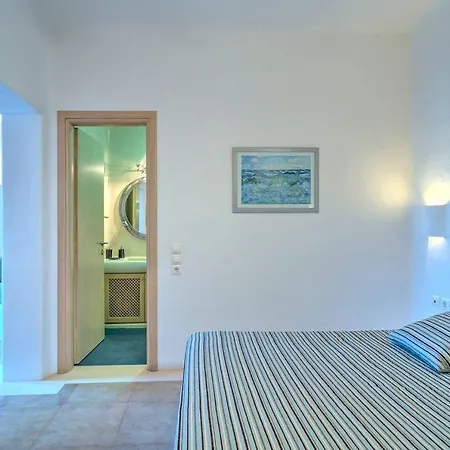 Mykonos Sleeps 12 Air Con Wifi *